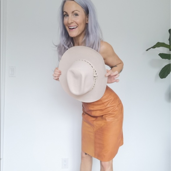 Vintage leather skirt, High waisted leather skirt - Picture 2 of 14